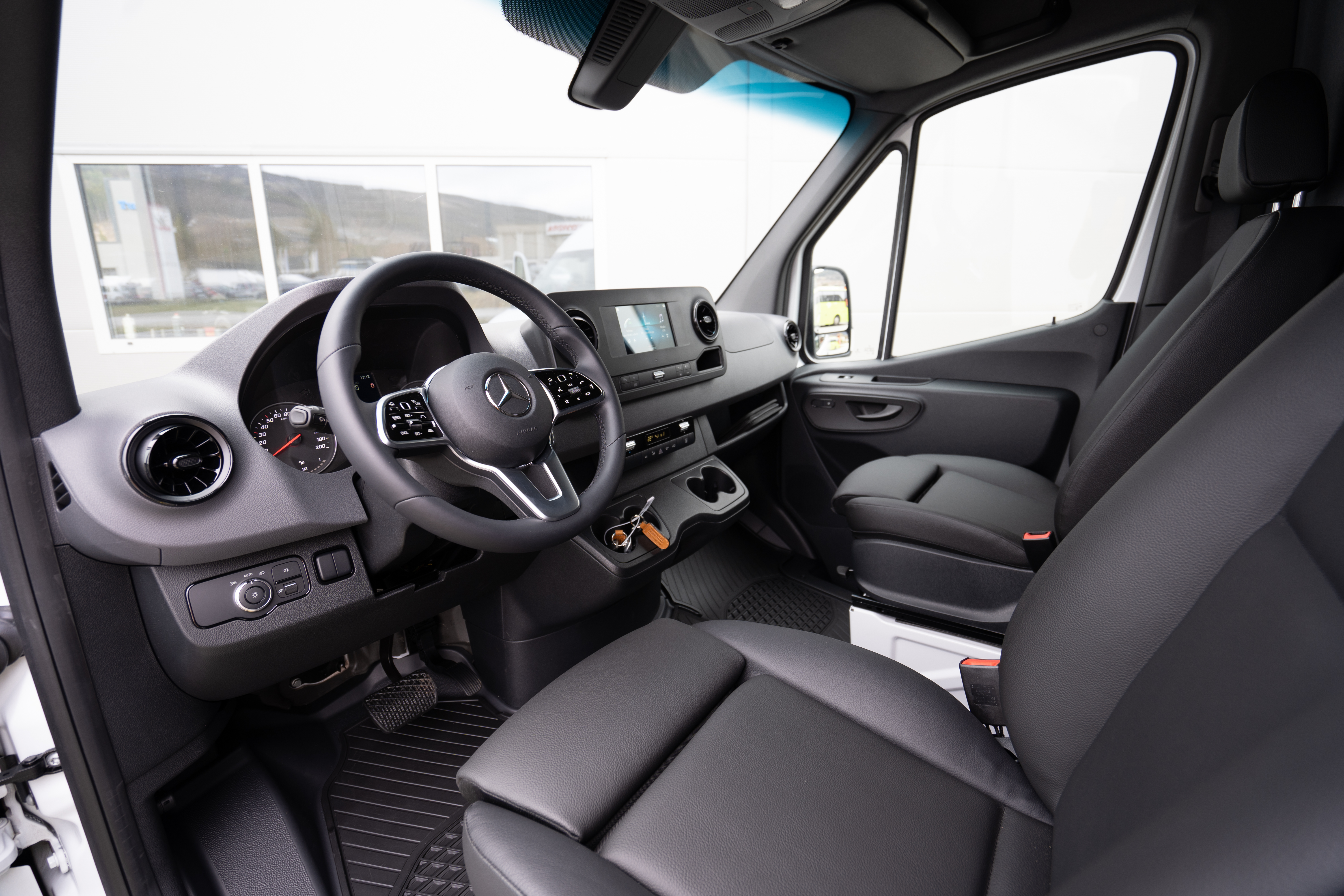 Mercedes Sprinter 317/43 Kassebil Aut. Vare