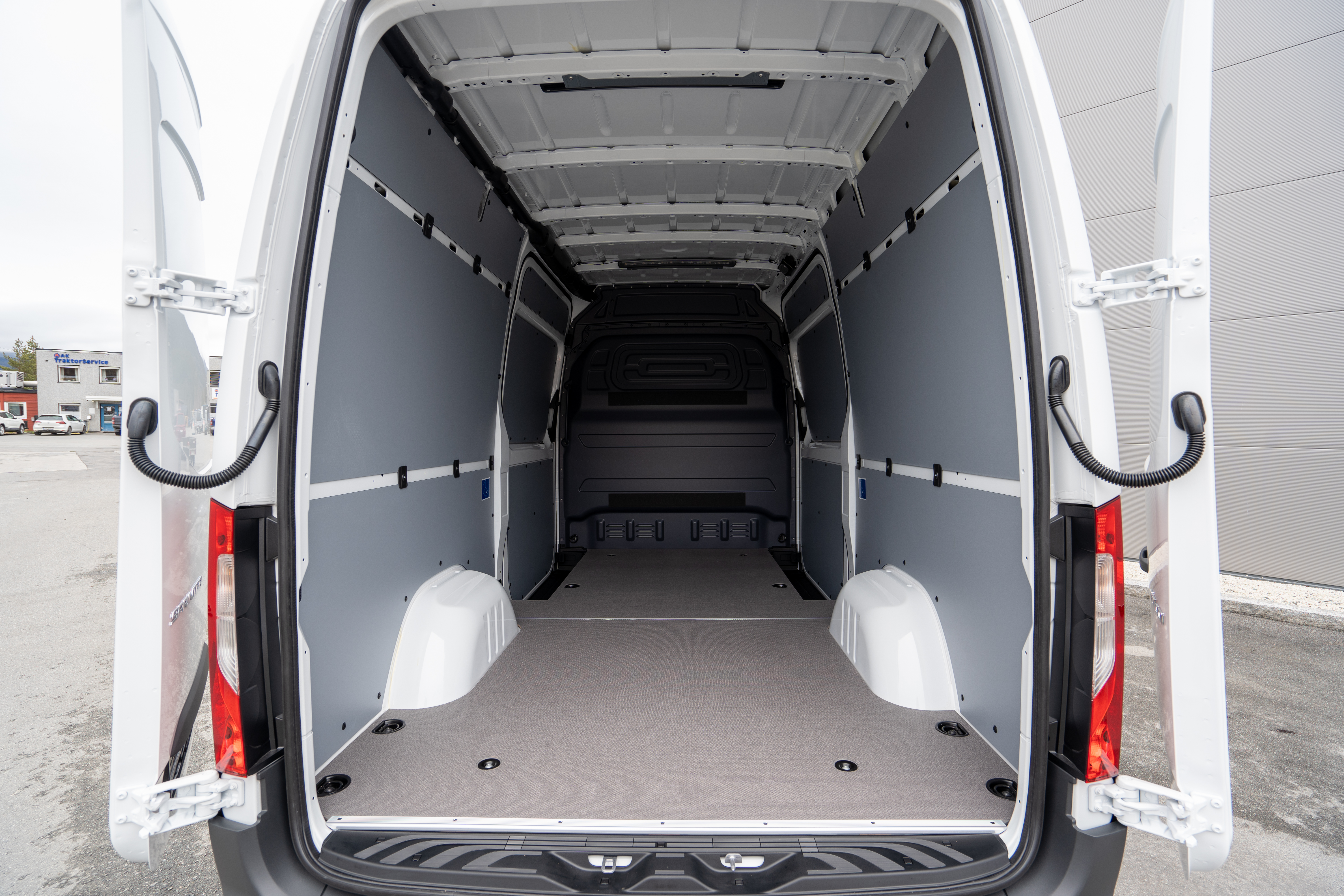 Mercedes Sprinter 317/43 Kassebil Aut. Vare